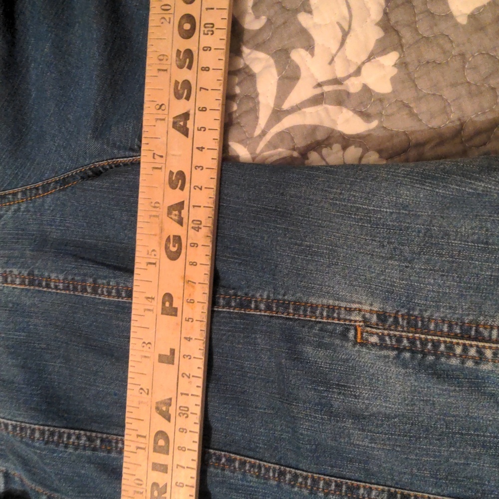 High end Light weight jean jacket - Picture 7 of 8